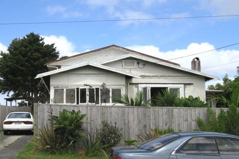 Photo of property in 72 Island Bay Road, Beach Haven, Auckland, 0626