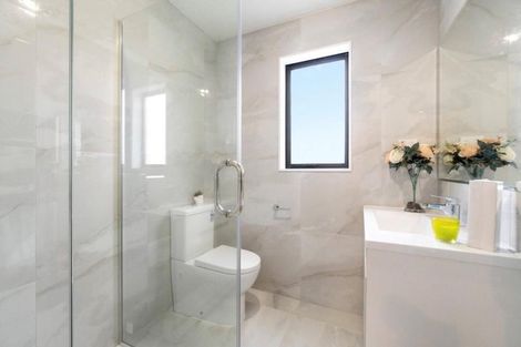 Photo of property in 33b Crestview Rise, Papakura, 2110