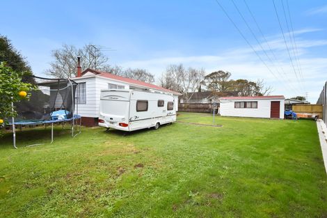 Photo of property in 16 Gloaming Place, Conifer Grove, Takanini, 2112