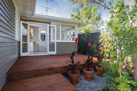 Photo of property in 27 Kimber Hall Avenue, Mount Roskill, Auckland, 1041