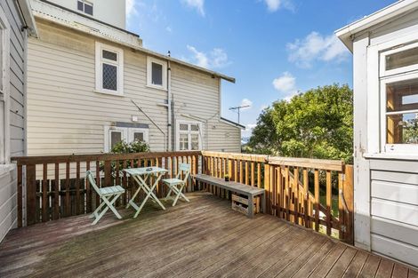 Photo of property in 129 Grant Road, Thorndon, Wellington, 6011