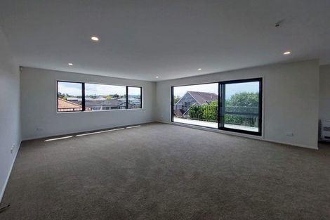 Photo of property in 1/122a Bucklands Beach Road, Bucklands Beach, Auckland, 2012