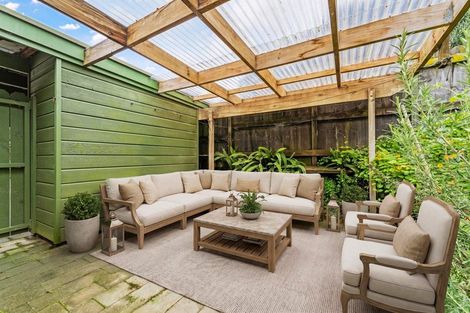Photo of property in 2/25 Beach Road, Manly, Whangaparaoa, 0930