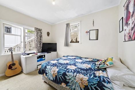 Photo of property in 15 Aplin Terrace, Ngaio, Wellington, 6035