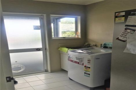 Photo of property in 1 Gosford Drive, Botany Downs, Auckland, 2010