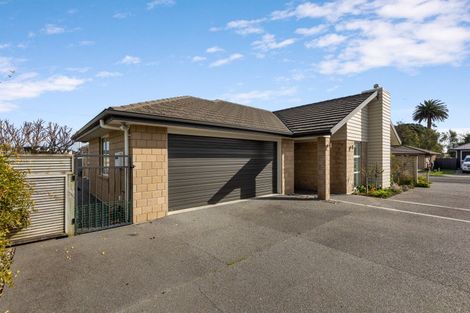 Photo of property in 2 Keene Drive, Bell Block, New Plymouth, 4312