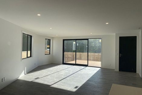 Photo of property in 30a Collins Avenue, Tawa, Wellington, 5028