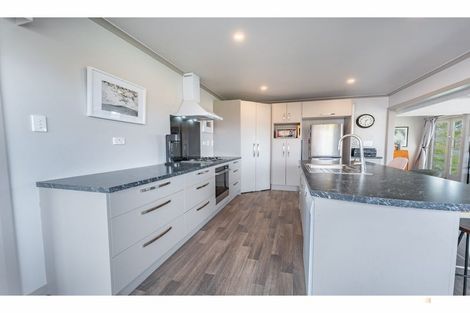Photo of property in 30 Timaru Road, Waimate, 7924