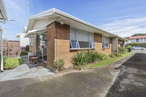 Photo of property in 28b Pendarves Street, New Plymouth, 4310