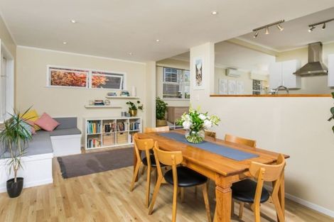 Photo of property in 52 Normanton Street, Glenfield, Auckland, 0629