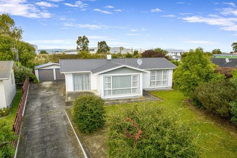 Photo of property in 12 Pinedale Parade, Milson, Palmerston North, 4414