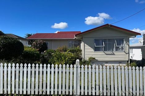 Photo of property in 2/2 Aotea Road, Glen Eden, Auckland, 0602