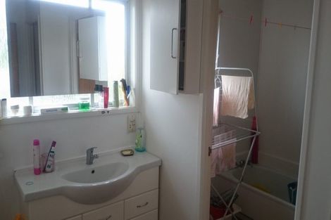 Photo of property in 22 Colin Wild Place, Glenfield, Auckland, 0629