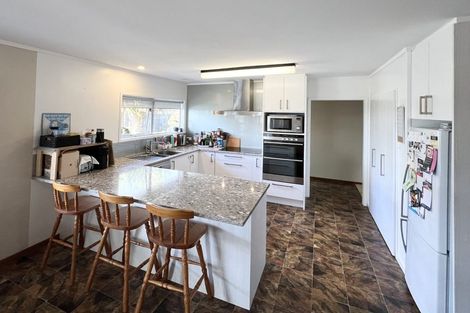 Photo of property in 33 Sartors Avenue, Northcross, Auckland, 0630