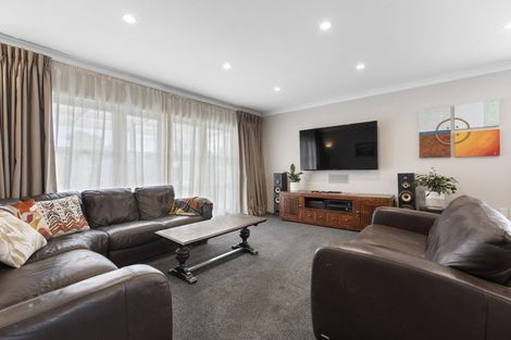 Photo of property in 134 Ruamahanga Crescent, Terrace End, Palmerston North, 4410