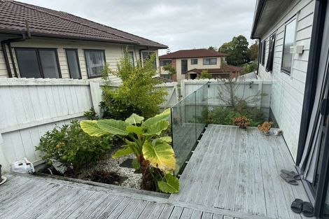 Photo of property in 30 Midhurst Avenue, Henderson, Auckland, 0612