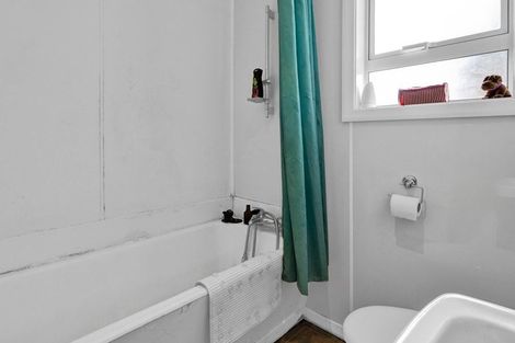 Photo of property in 13 Douglas Street, Hawera, 4610