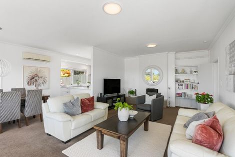 Photo of property in 1/1 Eastcliffe Road, Castor Bay, Auckland, 0620