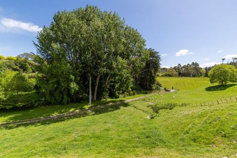 Photo of property in 137 Tauroa Road, Havelock North, 4130