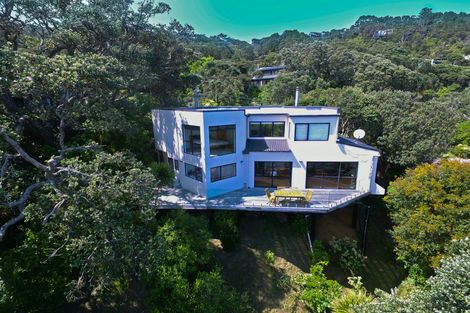 Photo of property in 90 Domain Crescent, Muriwai, 0881