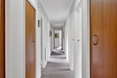 Photo of property in 2a Kendal Place, Merrilands, New Plymouth, 4312