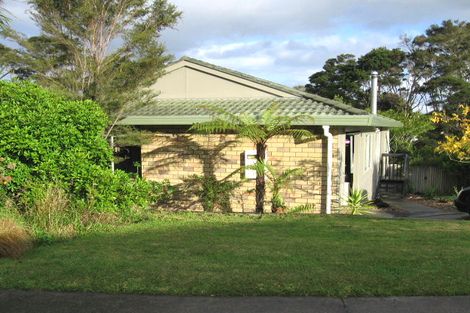 Photo of property in 238 Waitemata Drive, Ranui, Auckland, 0612