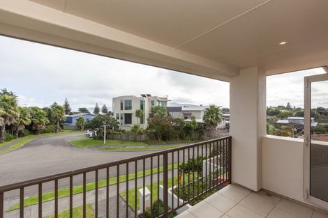 Photo of property in 136 Renown Road, Raumati South, Paraparaumu, 5032