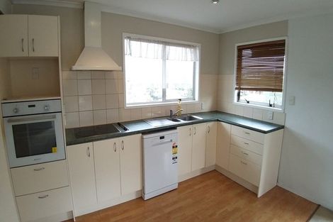 Photo of property in 19 St Catherine Crescent, West Harbour, Auckland, 0618