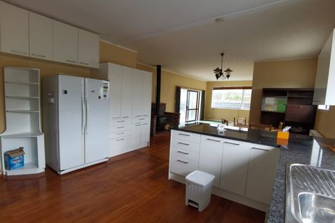 Photo of property in 104 Parkvale Road, Karori, Wellington, 6012