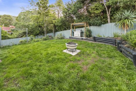 Photo of property in 19 Wirihana Road, Titirangi, Auckland, 0604