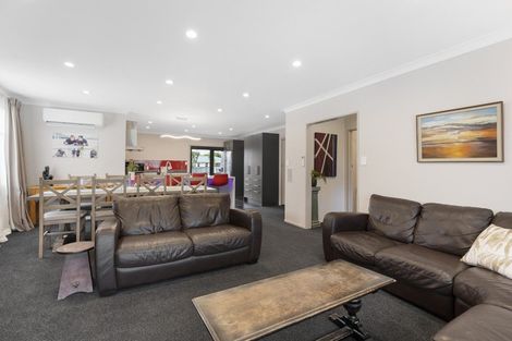 Photo of property in 134 Ruamahanga Crescent, Terrace End, Palmerston North, 4410