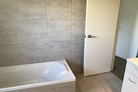 Photo of property in 1409 Whangaparaoa Road, Army Bay, Whangaparaoa, 0930