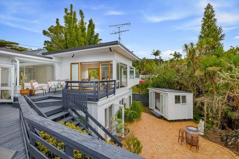 Photo of property in 27 Hebron Road, Waiake, Auckland, 0630