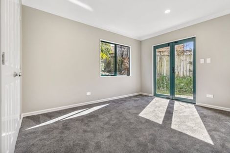 Photo of property in 2 Roseville Road, Gulf Harbour, Whangaparaoa, 0930