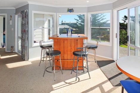 Photo of property in 34 Nelson Street, Foxton Beach, Foxton, 4815