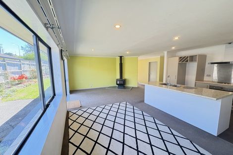 Photo of property in 53 Makora Road, Massey, Auckland, 0614