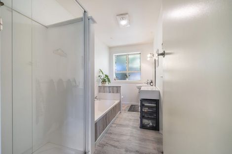 Photo of property in 92 Main North Road, Woodend, 7610