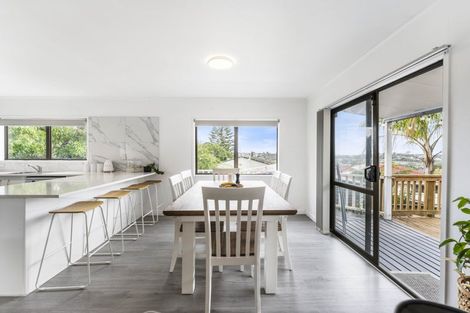 Photo of property in 65 Reynella Drive, Massey, Auckland, 0614