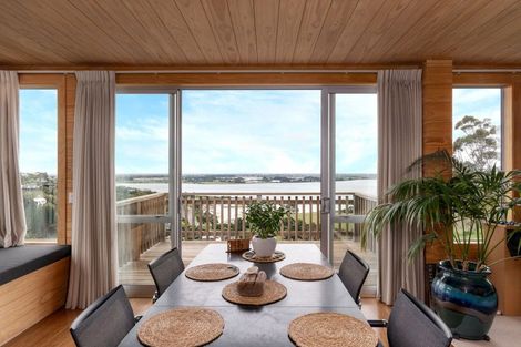 Photo of property in 5 Rifleman Lane, Redcliffs, Christchurch, 8081