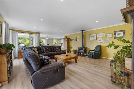 Photo of property in 1096 Egmont Road, Egmont Village, New Plymouth, 4372