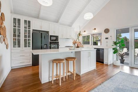 Photo of property in 61 Brian Crescent, Stanmore Bay, Whangaparaoa, 0932