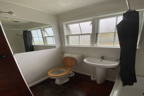 Photo of property in 654 Featherston Street, Roslyn, Palmerston North, 4414