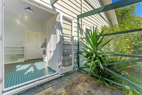 Photo of property in 3 Frieston Road, Milford, Auckland, 0620