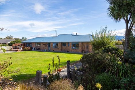 Photo of property in 4 Endelave Way, Carterton, 5713