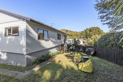 Photo of property in 18 Oaklands Grove, Clouston Park, Upper Hutt, 5018