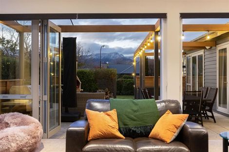 Photo of property in 3 Bridesdale Drive, Lake Hayes, Queenstown, 9304