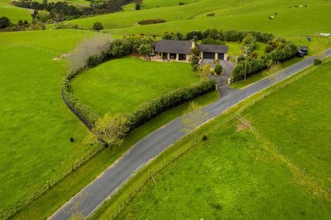 Photo of property in 905 Old North Road, Waimauku, 0882