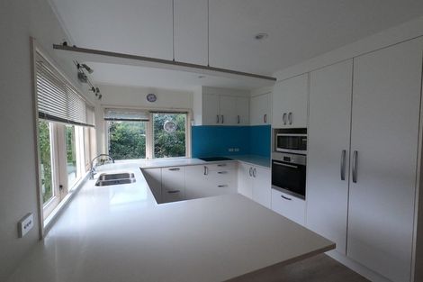 Photo of property in 15 Gretel Place, Hillcrest, Auckland, 0627