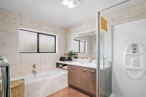 Photo of property in 10 Tatyana Place, Massey, Auckland, 0614