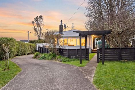 Photo of property in 35 Riverhead Road, Kumeu, 0810